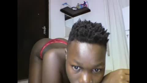 Snapshot of sexqueen02 chatting on 02.08.25 sexqueen02 online show from 02.08.25