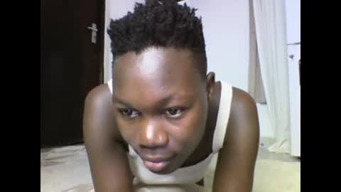 Snapshot of sexqueen02 chatting on 02.13.25 sexqueen02 online show from 02.13.25