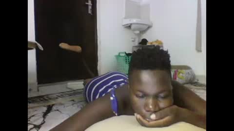 Snapshot of sexqueen02 chatting on 02.18.25 sexqueen02 online show from 02.18.25