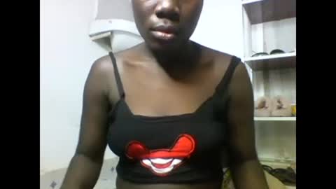 Snapshot of sexqueen02 chatting on 02.22.25 sexqueen02 online show from 02.22.25