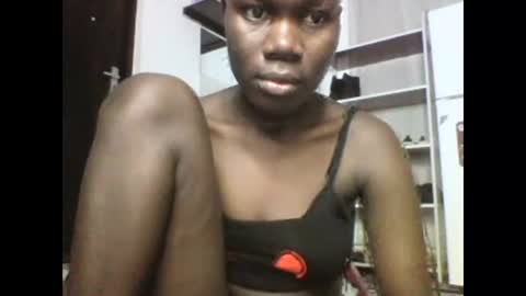 Snapshot of sexqueen02 chatting on 02.23.25 sexqueen02 online show from 02.23.25