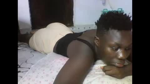 Snapshot of sexqueen02 chatting on 02.23.25 sexqueen02 online show from 02.23.25