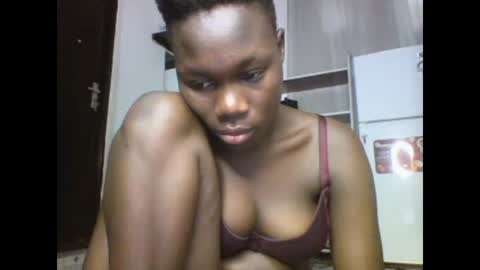 Snapshot of sexqueen02 chatting on 02.25.25 sexqueen02 online show from 02.25.25