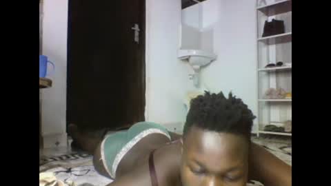 Snapshot of sexqueen02 chatting on 02.26.25 sexqueen02 online show from 02.26.25