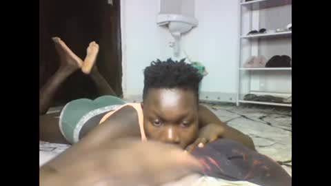 Snapshot of sexqueen02 chatting on 02.27.25 sexqueen02 online show from 02.27.25