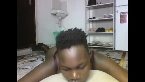 Snapshot of sexqueen02 chatting on 02.27.25 sexqueen02 online show from 02.27.25