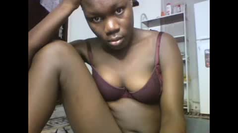 Snapshot of sexqueen02 chatting on 03.02.25 sexqueen02 online show from 03.02.25