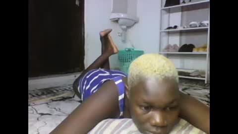 Snapshot of sexqueen02 chatting on 03.03.25 sexqueen02 online show from 03.03.25