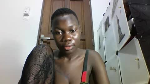 Snapshot of sexqueen02 chatting on 09.14.25 sexqueen02 online show from 09.14.25