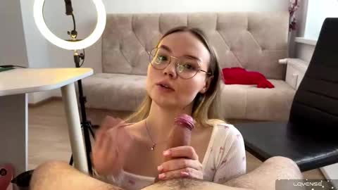 Snapshot of sexstar_l1fstyl3 chatting on 02.21.25 Diana online show from 02.21.25