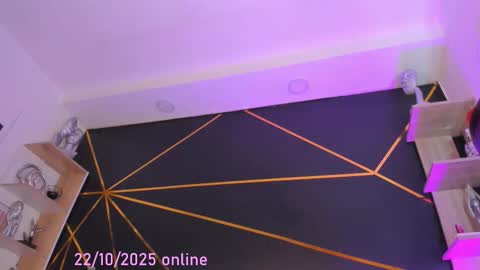 Snapshot of sexwildlatin chatting on 10.22.25 Tifanny Benitez online show from 10.22.25