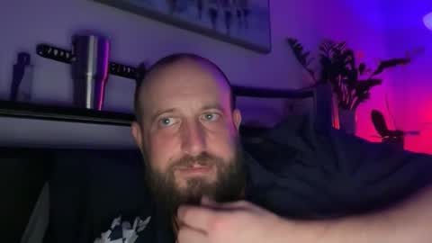 Snapshot of sexxfreak21 chatting on 12.14.25 sexxfreak21 online show from 12.14.25