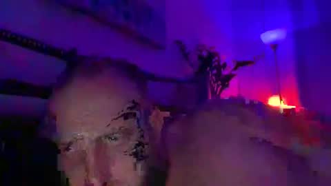 Snapshot of sexxfreak21 chatting on 12.15.25 sexxfreak21 online show from 12.15.25