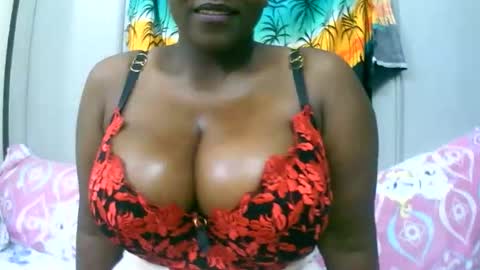 Snapshot of sexxi_ebony chatting on 11.27.25 sexxi_ebony online show from 11.27.25