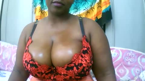 Snapshot of sexxi_ebony chatting on 11.28.25 sexxi_ebony online show from 11.28.25