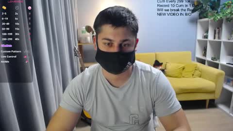 Snapshot of sexxxdickbig chatting on 05.04.26 Tommy online show from 05.04.26