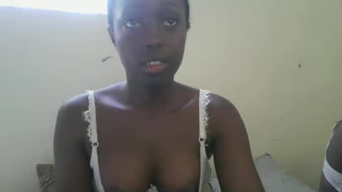 Snapshot of sexxy_kyla chatting on 10.15.25 sexxy_kyla online show from 10.15.25