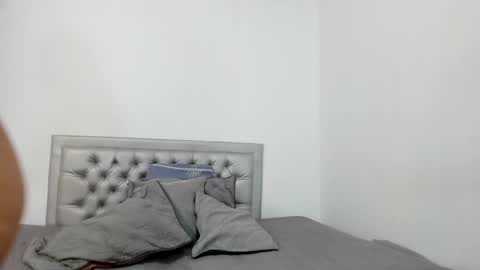 Snapshot of sexxylatincouple1 chatting on 03.31.26 sexxylatincouple1 online show from 03.31.26
