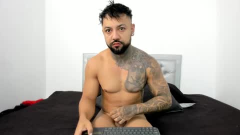 Snapshot of sexxylatincouple1 chatting on 05.29.26 sexxylatincouple1 online show from 05.29.26