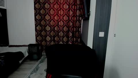 Snapshot of sexxymuscles4u chatting on 11.24.25 Sexxymuscles4U online show from 11.24.25