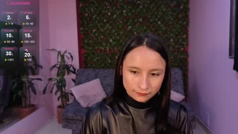 Snapshot of sexy_ailin chatting on 06.17.26 Ailin online show from 06.17.26