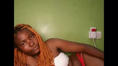 Snapshot of sexy_banice chatting on 02.19.26 sexy_banice online show from 02.19.26