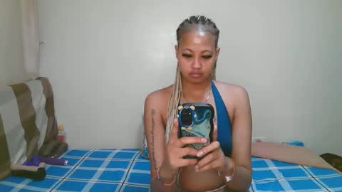 Snapshot of sexy_bluegirl chatting on 04.19.26 sexy_bluegirl online show from 04.19.26