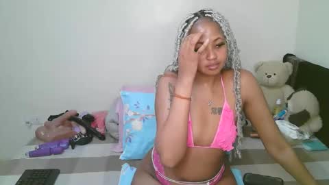 Snapshot of sexy_bluegirl chatting on 05.09.26 sexy_bluegirl online show from 05.09.26