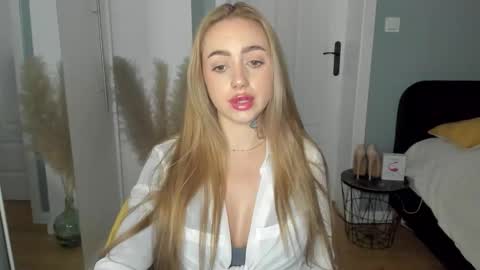 C o r a l i e online show from 04.29.26