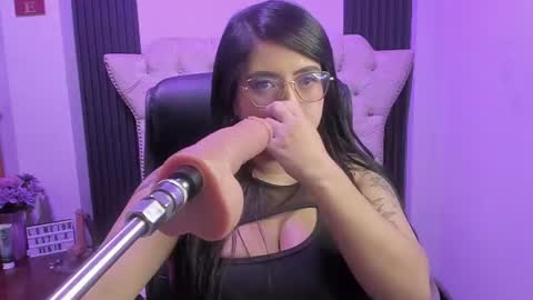 Snapshot of sexy_cristall chatting on 06.20.26 C R I S T A L online show from 06.20.26