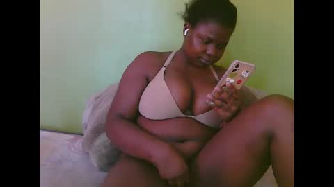 Snapshot of sexy_divana chatting on 02.19.25 sexy_divana online show from 02.19.25