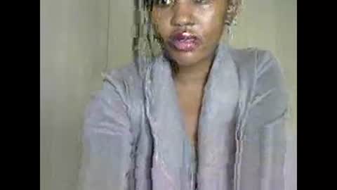 Snapshot of sexy_ebony_bliss chatting on 01.30.25 adasa online show from 01.30.25