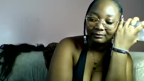 Snapshot of sexy_helle chatting on 07.15.26 sexy_helle online show from 07.15.26