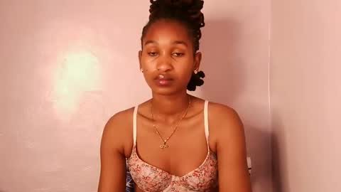 Snapshot of sexy_joyline chatting on 11.25.25 joy online show from 11.25.25