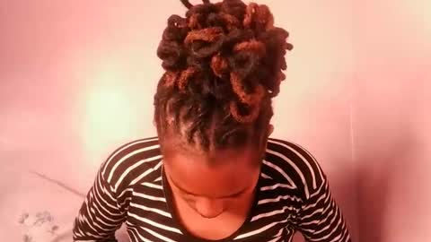 Snapshot of sexy_joyline chatting on 11.30.25 joy online show from 11.30.25