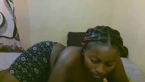 Snapshot of sexy_latasha chatting on 09.16.25 sexy_latasha online show from 09.16.25
