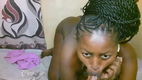 Snapshot of sexy_latasha chatting on 10.03.25 sexy_latasha online show from 10.03.25