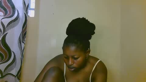 Snapshot of sexy_latasha chatting on 10.23.25 sexy_latasha online show from 10.23.25