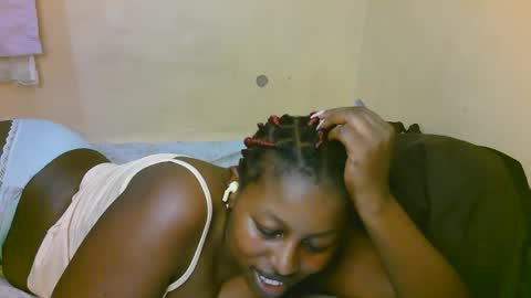 Snapshot of sexy_latasha chatting on 11.07.25 sexy_latasha online show from 11.07.25