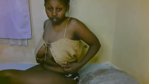 Snapshot of sexy_latasha chatting on 11.12.25 sexy_latasha online show from 11.12.25