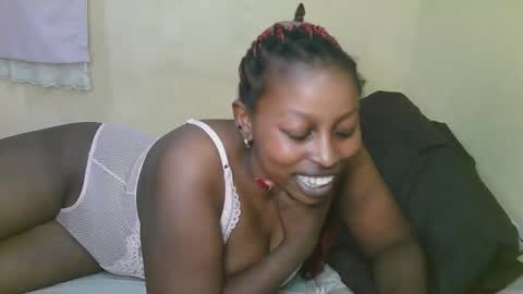 Snapshot of sexy_latasha chatting on 11.22.25 sexy_latasha online show from 11.22.25