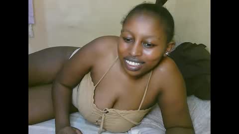 Snapshot of sexy_latasha chatting on 12.01.25 sexy_latasha online show from 12.01.25