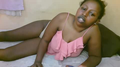 Snapshot of sexy_latasha chatting on 12.04.25 sexy_latasha online show from 12.04.25