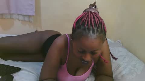 Snapshot of sexy_latasha chatting on 04.11.26 sexy_latasha online show from 04.11.26