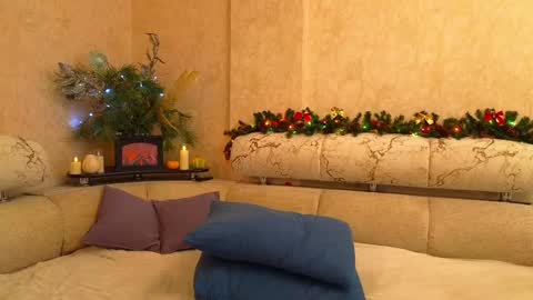 Snapshot of sexy_leslie chatting on 12.02.24 Leslie online show from 12.02.24