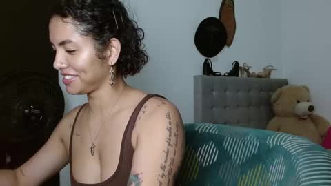 Snapshot of sexy_lia_latina chatting on 06.04.26 Celeste online show from 06.04.26