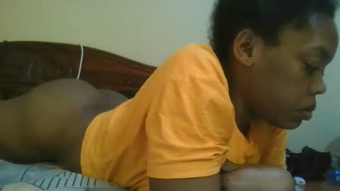 Snapshot of sexy_lyna chatting on 10.28.25 sexy_lyna online show from 10.28.25