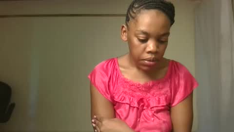 Snapshot of sexy_lyna chatting on 11.13.25 sexy_lyna online show from 11.13.25