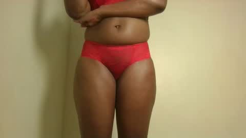 Snapshot of sexy_lyna chatting on 11.18.25 sexy_lyna online show from 11.18.25