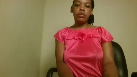 Snapshot of sexy_lyna chatting on 11.20.25 sexy_lyna online show from 11.20.25